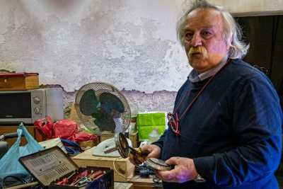 La storia del barese Benedetto Fiore, il "riparatore di cucine": �Oggi non si aggiusta pi� niente�